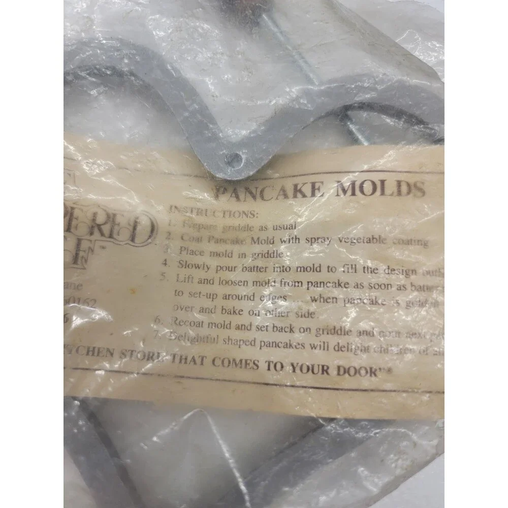 The Pampered Chef Non Stick Pancake Mold, Heart NIP